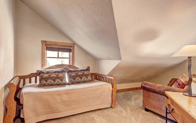 18 Autumn Brook 4 Bedroom Townhouse by RedAwning