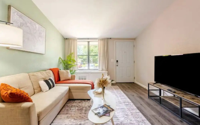 Cozy 1BR Apt - 6mi to Ft Moore