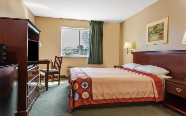 Super 8 By Wyndham Dixon/Uc Davis