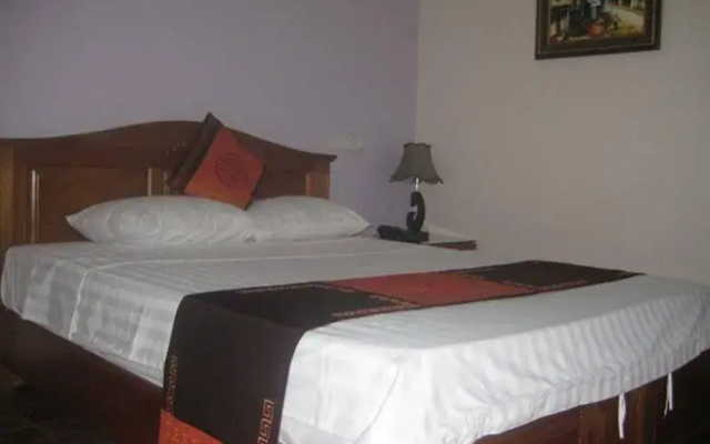 NGO Vang 2 Hotel