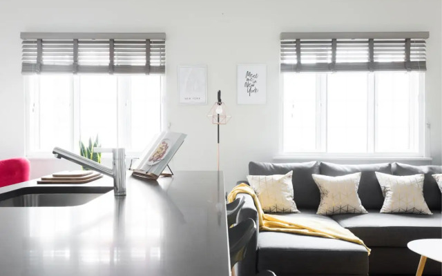 The Soho Studio - Modern & Bright 2BDR in Central London