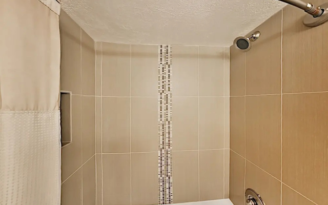 13tr23qb Studio Bedroom Condo