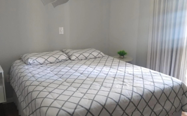 Apartamento em Meia Praia