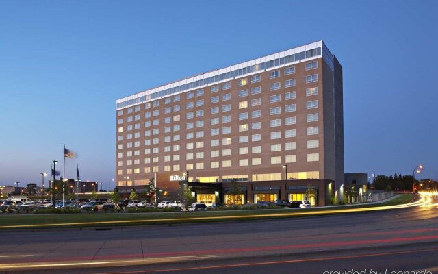 Отель Hilton Minneapolis/Bloomington США, Блумингтон - отзывы, цены и фото номеров - забронировать отель Hilton Minneapolis/Bloomington онлайн вид на фасад