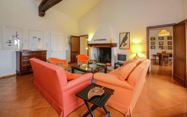 Sprawling Villa with Breathtaking Views in Emilia-Romagna