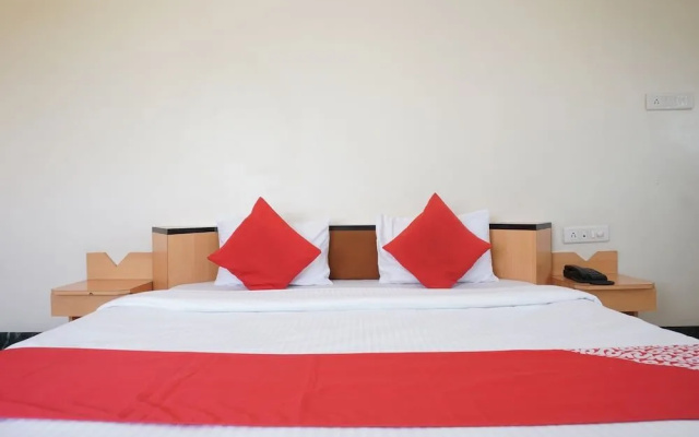 OYO 24487 Hotel Raj Regency