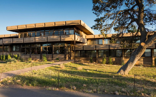 Kachina Lodge - Inside the Park