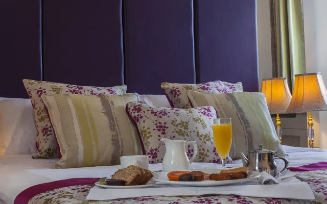 Breffni Arms Hotel