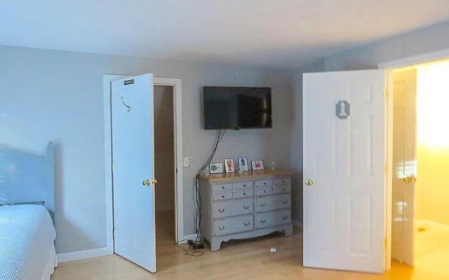 51 Chatham Crest Drive - Four Bedroom House