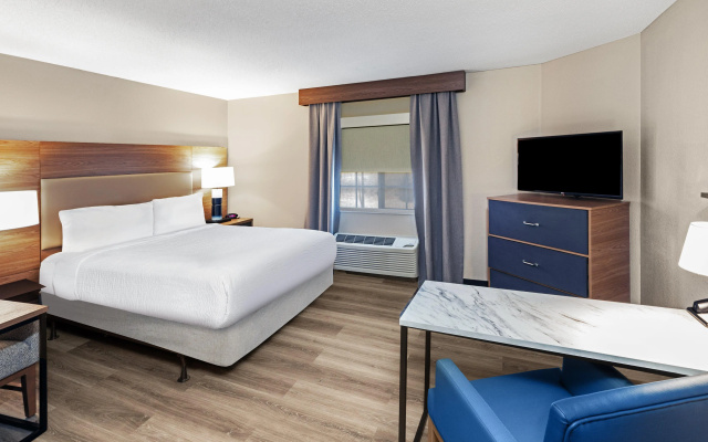 Candlewood Suites Topeka West by IHG