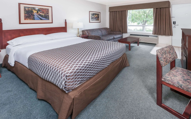 Super 8 by Wyndham High River AB