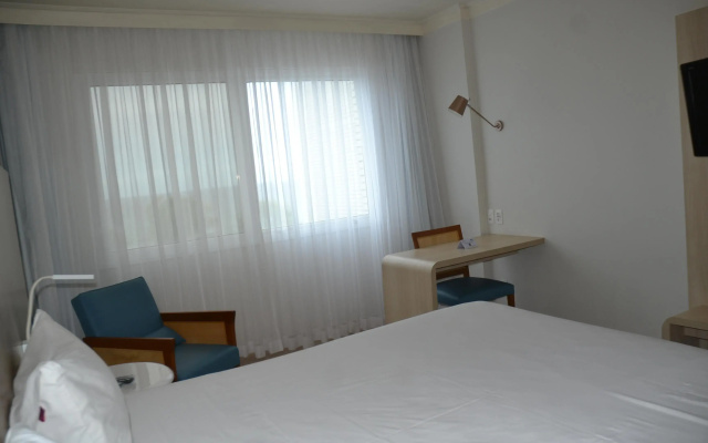 Mercure Salvador Rio Vermelho Hotel