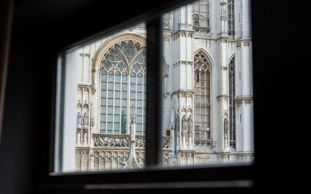 Hotel O Kathedral Антверпен вид на фасад