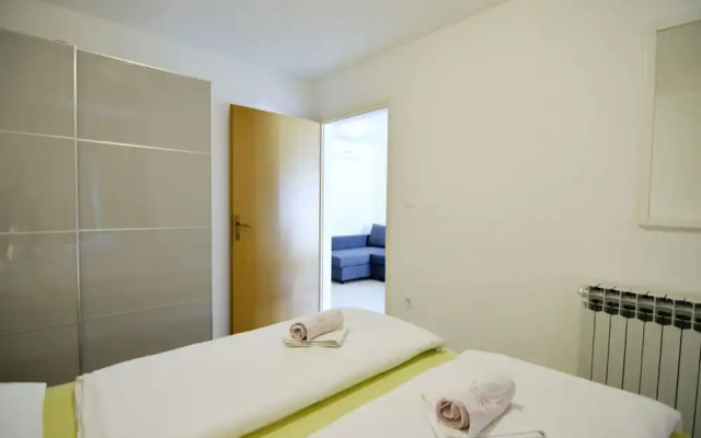 Terrace Flat 300 mt From Beach
