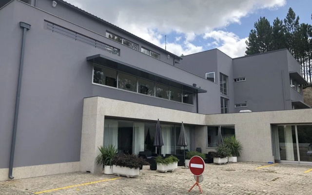 Eco Salvador Hotel