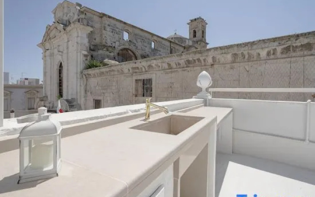 Marchesa - 2 Bedrooms, Terrace & Bath Tub in Center