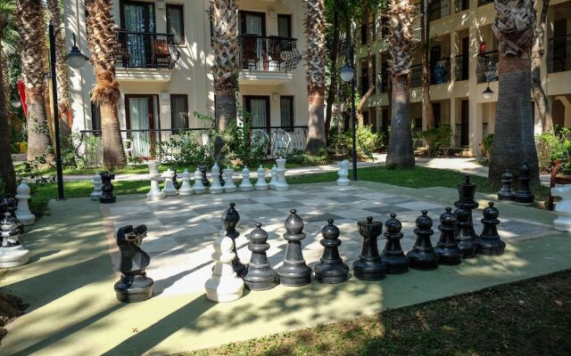 Liberty Hotels Oludeniz Турция, Олюдениз - 1 отзыв об отеле, цены и фото номеров - забронировать отель Liberty Hotels Oludeniz онлайн городской автобус