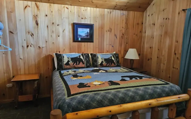 Urban Escape - 1BR King Cabin