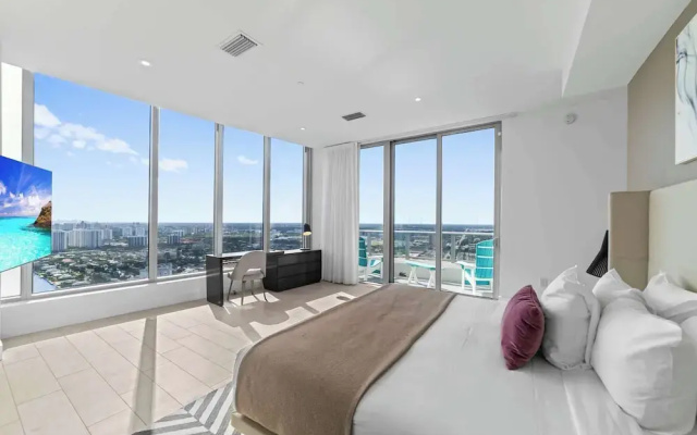 2BR Ocean Penthouse: Private Terrace & Hot Tub