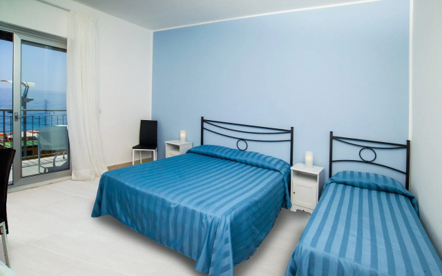 Maniel Beach Hotel