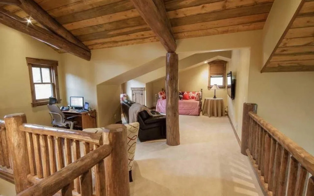 Cloud Peak Vista Peak 7 Private Home with Hot Tub