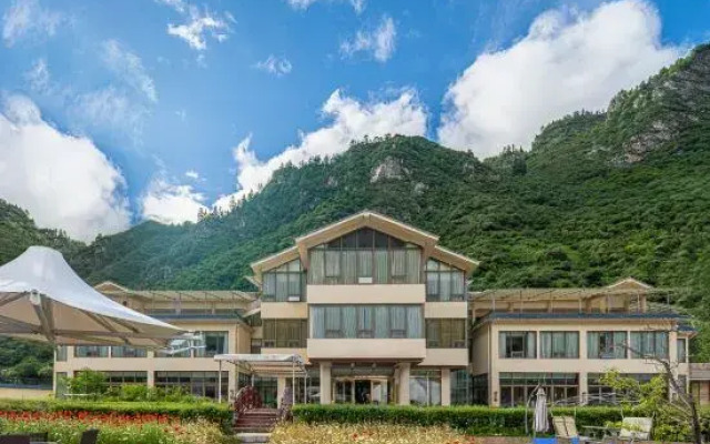 Solang Lanjing Hotel