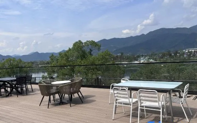 Yuefeng Jiajing Hotel