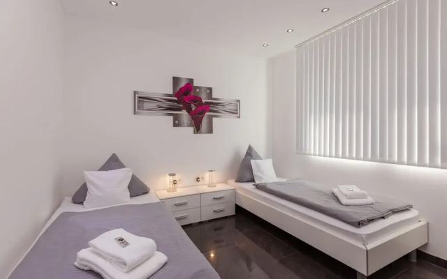 Hotel am Rosenplatz 24-hour check-in, free parking, guest kitchen