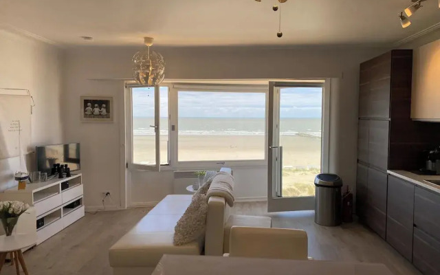 Sea-view Apartment in Nieuwpoort