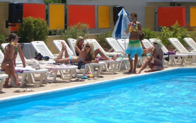 Anthonys Kavos Hostel House