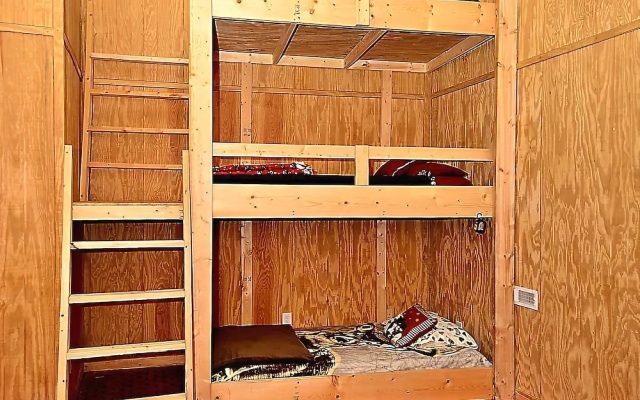 Ski Bums Inn