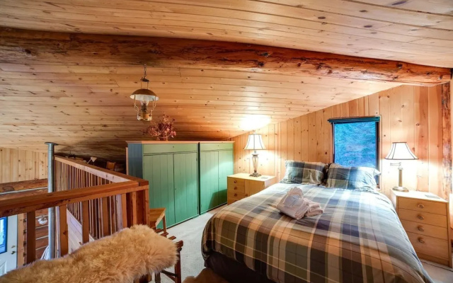 97mf - Lakeside - Dock - Bbq - Pets Ok - Sleeps 6 3 Bedroom Home by RedAwning