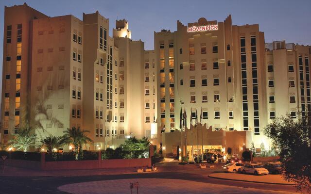 Movenpick Hotel Doha вид на фасад