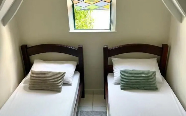 Hostel Castell di Madre
