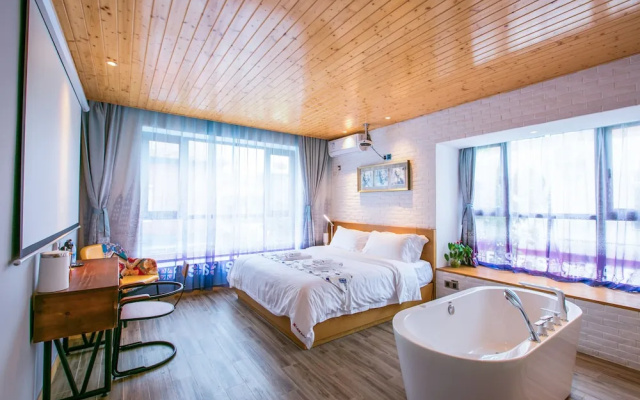 Maan Coco Travelling Boutique Inn