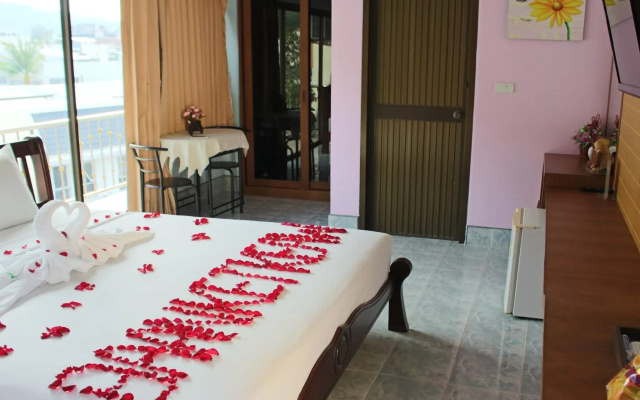 Baan Ketkeaw Guest House 2