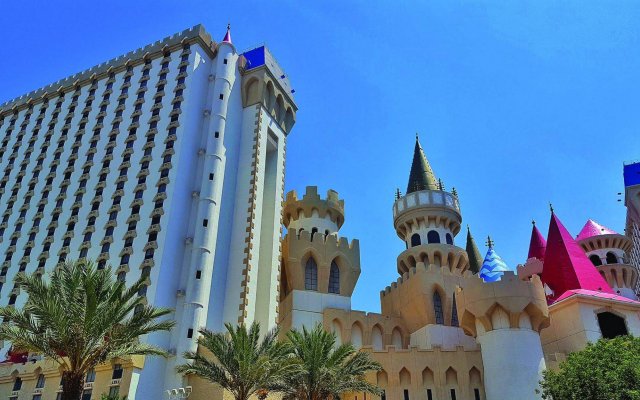 Отель Excalibur Hotel & Casino США, Лас-Вегас - 9 отзывов об отеле, цены и фото номеров - забронировать отель Excalibur Hotel & Casino онлайн вид на фасад
