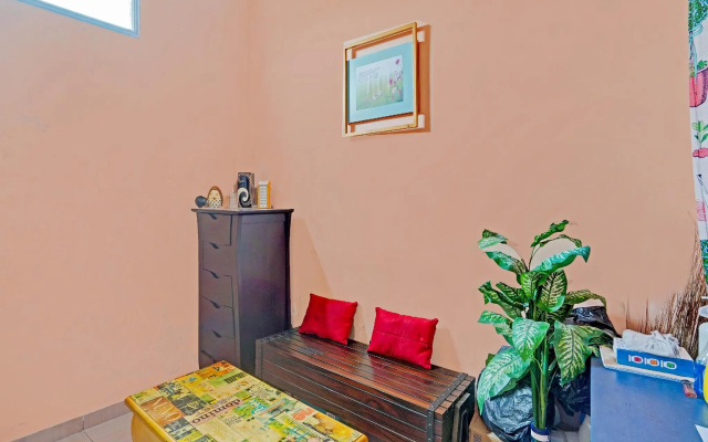 Dhoho Family Guest House by Oyo Rooms