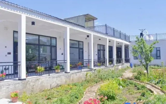 Nalati Qinyuanju Homestay