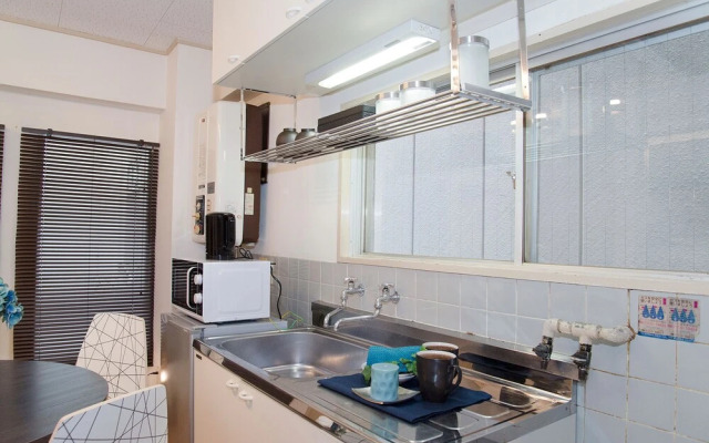 EX Minamisenba Apartment202