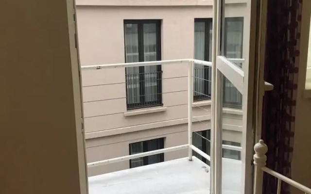 Mayer Sahkulu Suites