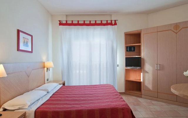 Long Stay Monthly Apartment I Triangoli With Backyard Garden
