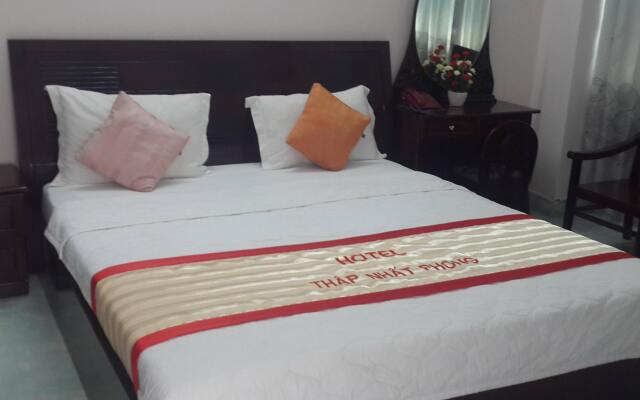 Thap Nhat Phong Hotel комната для гостей