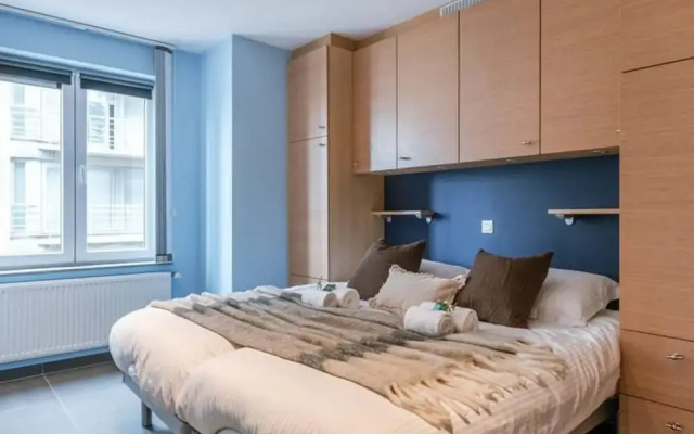 Spacious Apartment With Lateral sea View