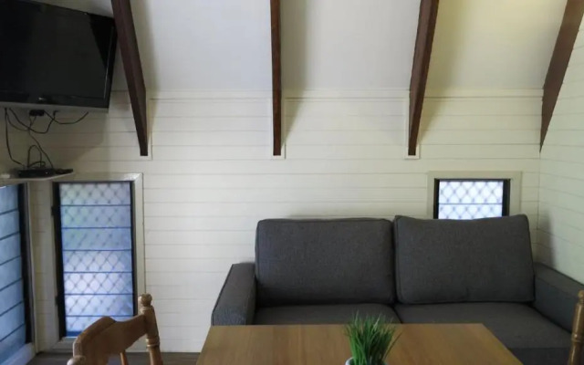 Picnic Bay Chalet Unit 2