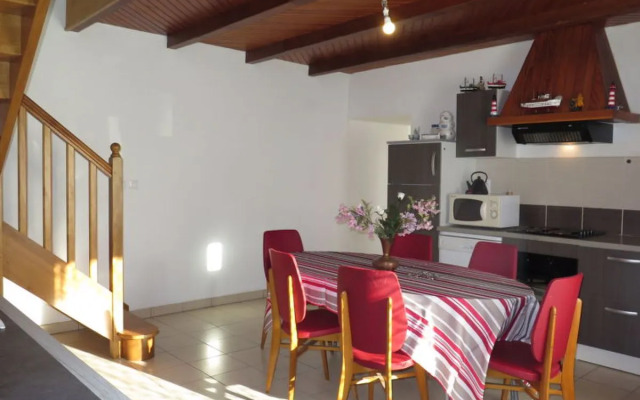 Chez Yvonne (PBA116)