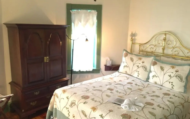 Parsonage Inn