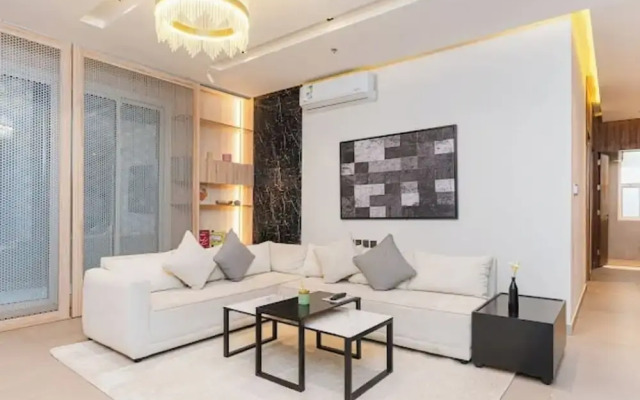 Luxurious 2-br Flat With Relaxation Space lll