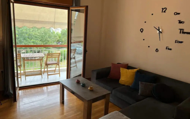 Alimos Cozy Getaway Close to the Beach