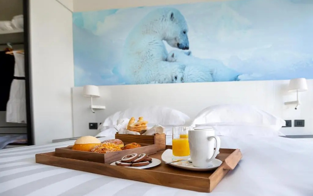 Life Hotel